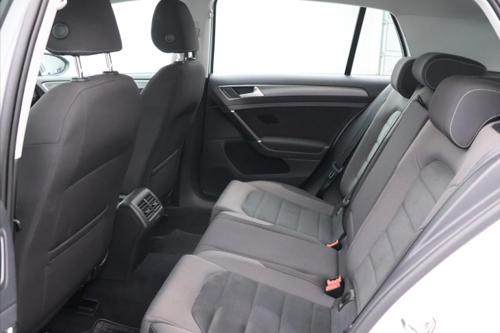 Volkswagen Golf 1.0 TSI 81kW Comfortline LED CZ