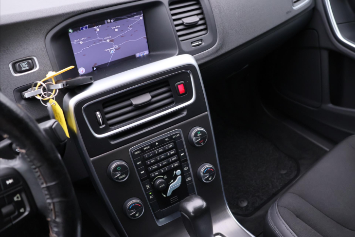 Volvo S60 2,0 D3 120kW Aut. Serv.Kniha