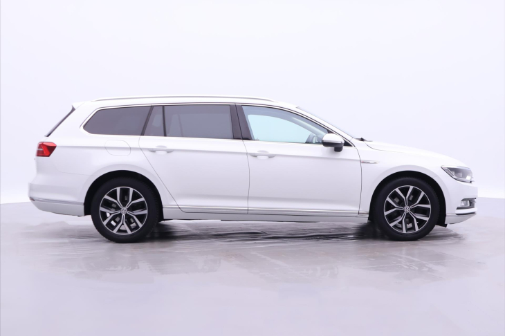 Volkswagen Passat 2,0 TDI 140kW R-line 4M CZ DPH