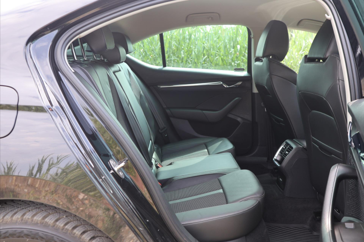 Škoda Octavia 2,0 TDI 110kW Style DSG DPH CZ