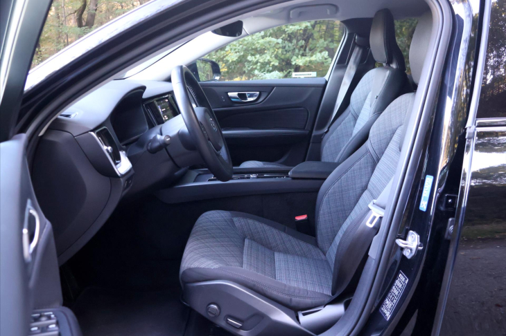 Volvo V60 2,0 B4 AWD Cross Country DPH