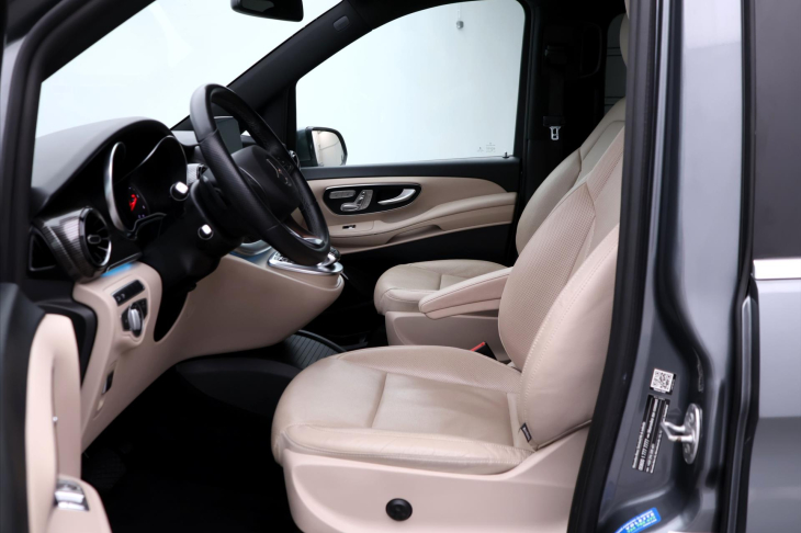 Mercedes-Benz Třídy V 2,0 300d 176kW CZ DPH 7-Míst 4x4