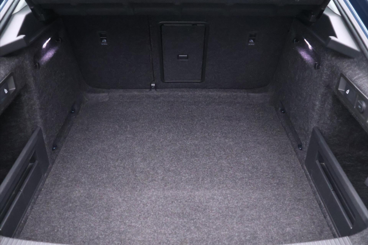 Škoda Superb 2,0 TDI DSG CZ 1.Maj LED DPH