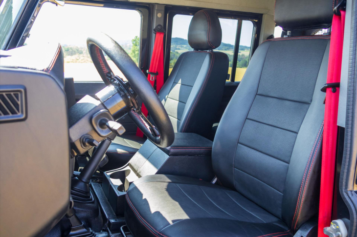 Land Rover Defender 2,2 TD Crew Cab Nový motor