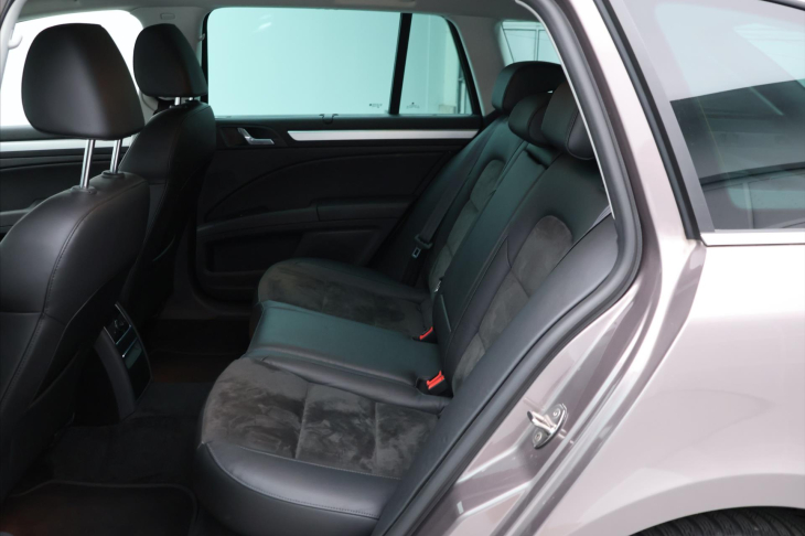 Škoda Superb 2,0 TDI 103kW DSG Elegance