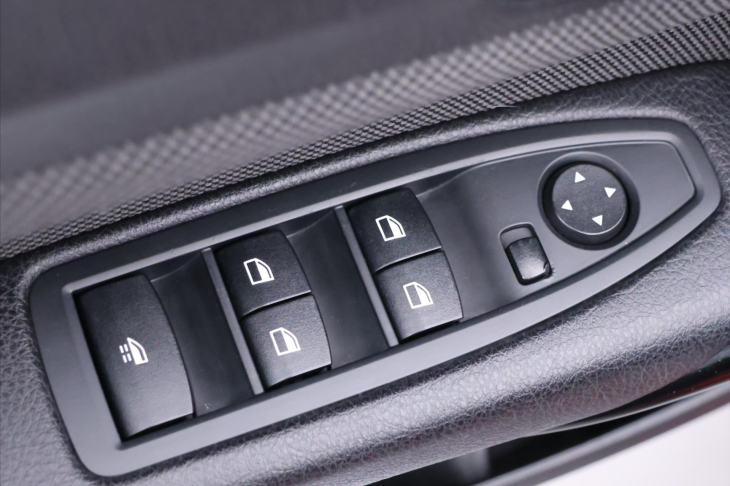 BMW Řada 2 2,0 220i 135kW Aut. Sport Line