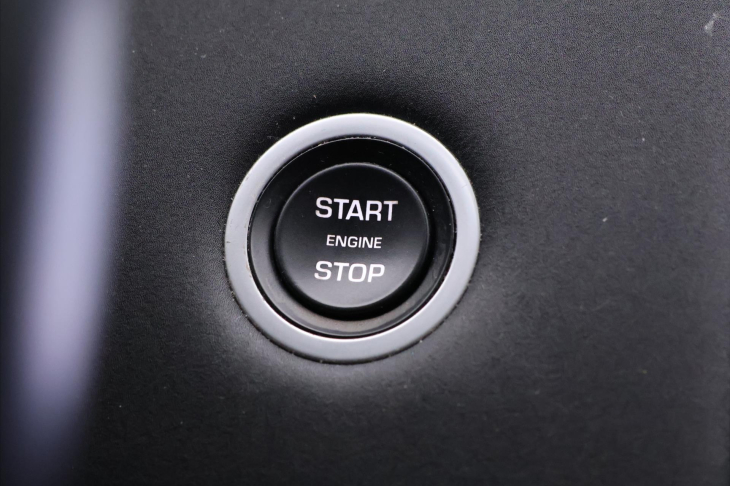 Land Rover Discovery Sport 2,0 D 110kW 4WD CZ 1Maj