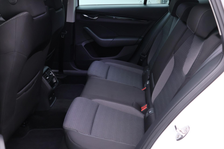 Škoda Octavia 1,0 TSI Style DPH LED 1.Maj.