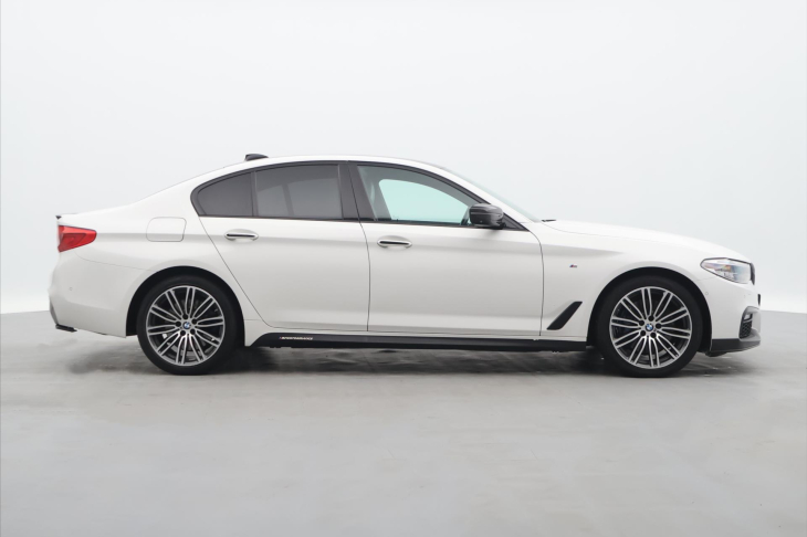 BMW Řada 5 3,0 530d 195kW xDrive CZ
