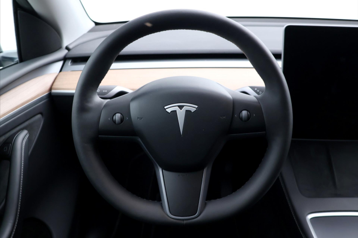 Tesla Model Y LR AWD sOH 92% 1.Maj DPH