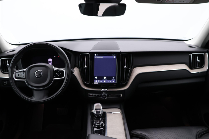 Volvo XC60 2,0 B4 AWD CZ Inscription DPH