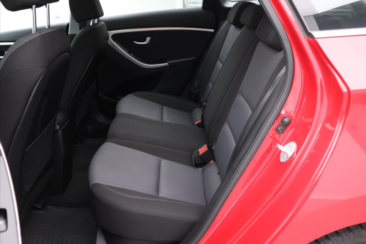 Hyundai i30 1,6 GDI 99kW Trikolor Style CZ