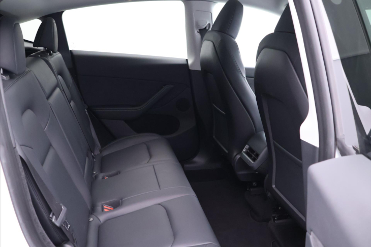 Tesla Model Y Long Range AWD DPH 1.Maj.