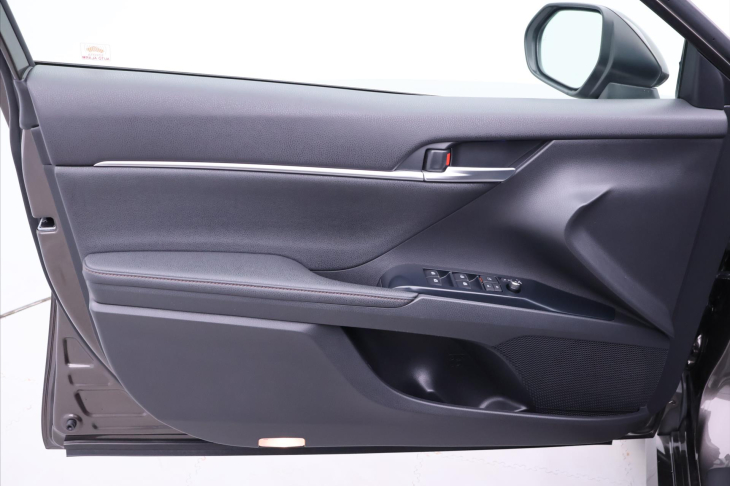 Toyota Camry 2,5 Hybrid 131kW Executive CZ