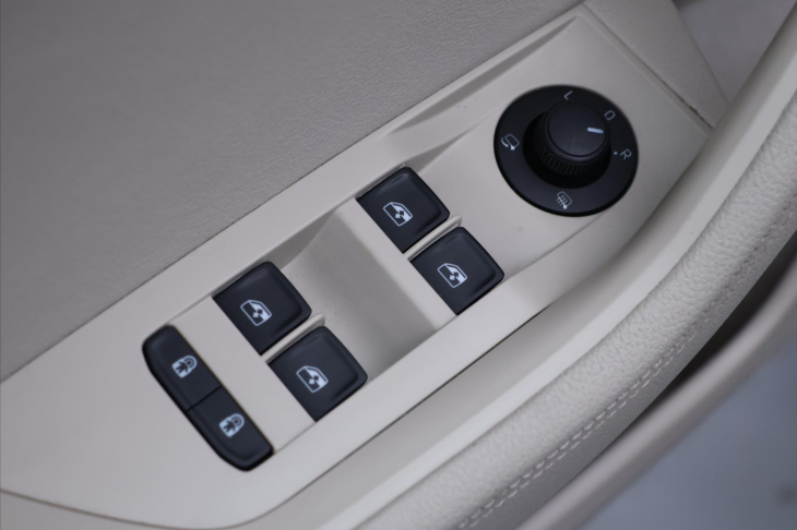 Škoda Superb 2,0 TDI 147kW Style 4x4 Kůže