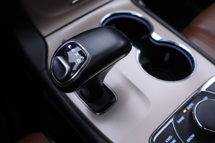 Jeep Grand Cherokee 3,0 CRDI 184kW CZ Summit DPH