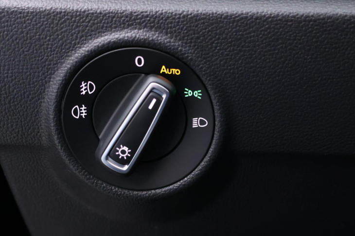 Volkswagen T-Roc 1,0 TSI 85kW Comfort 1.Maj DPH