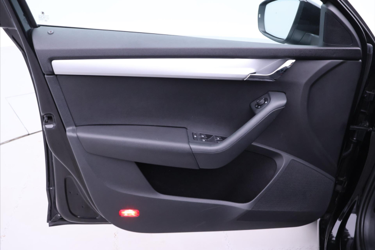 Škoda Octavia 1,4 TSI 103kW Elegance Xenon