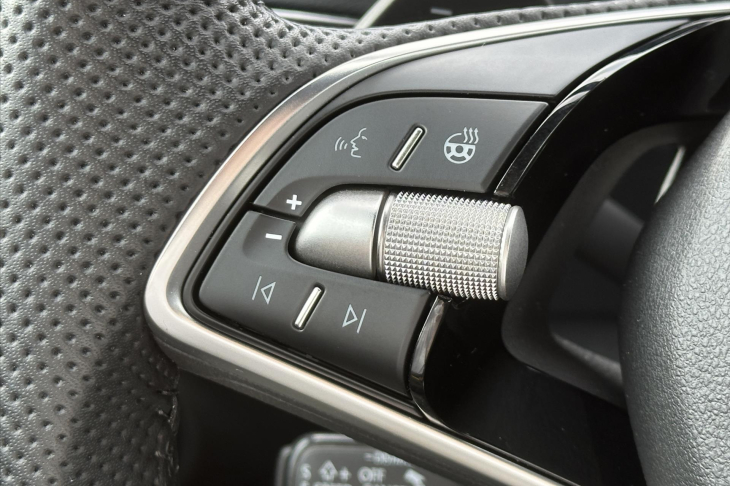 Škoda Karoq 2,0 TDI Sportline 4x4 DSG 1.maj