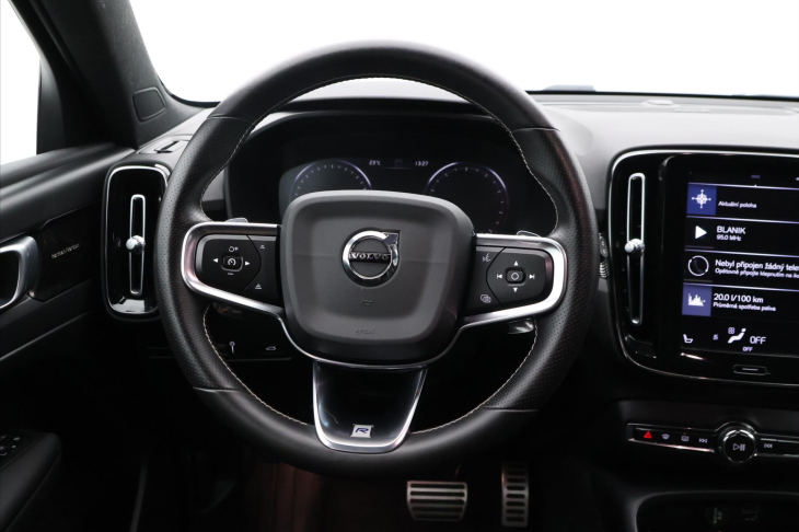 Volvo XC40 2,0 T4 Drive-E 140kW CZ R-Design