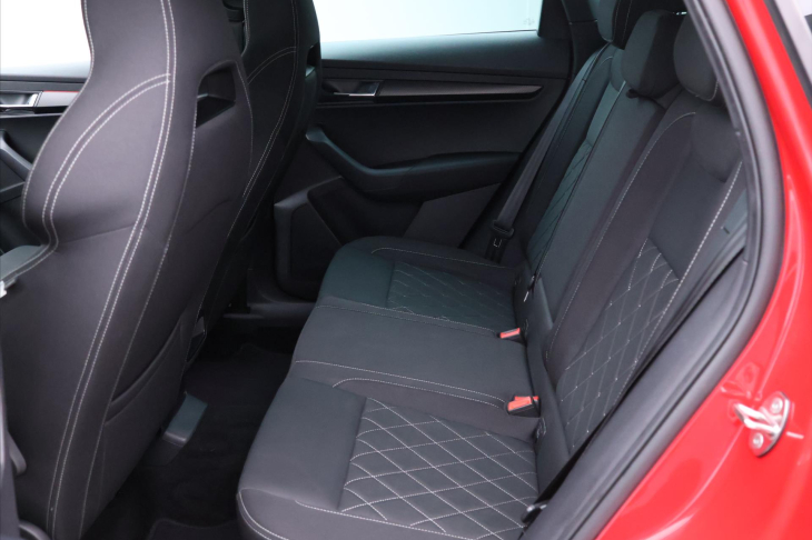 Škoda Karoq 1.5 TSI Sportline Virtual 1.Maj