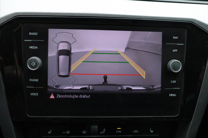 Volkswagen Passat 2,0 TDI 110kW DSG Navi DPH