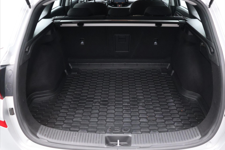 Hyundai i30 1,4 T-GDI 103kW DCT Navi LED