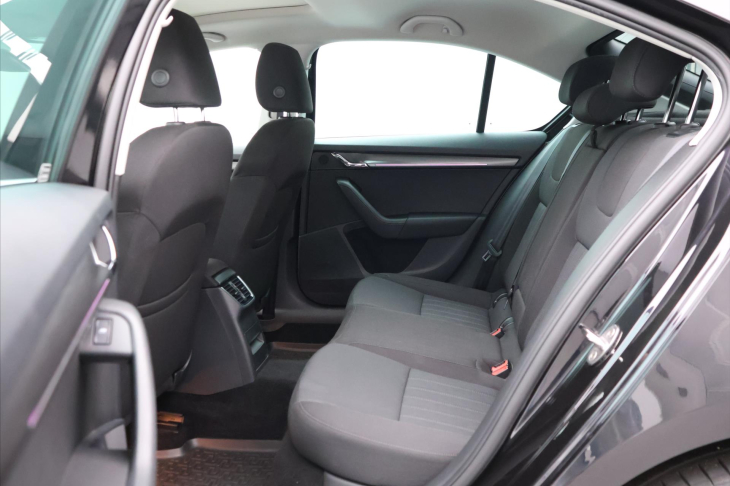 Škoda Octavia 2,0 TSI 140kW DSG Style CZ