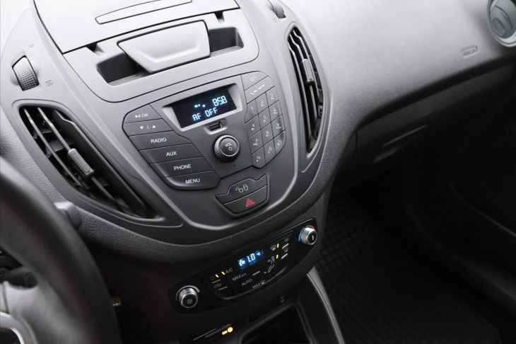 Ford Tourneo Courier 1,0 I 74KW CZ KLIMA TAŽNÝ
