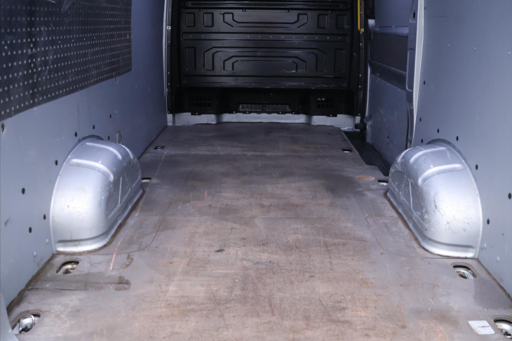 Volkswagen Crafter 2,0 TDI 103kW CZ L2H1 LED DPH