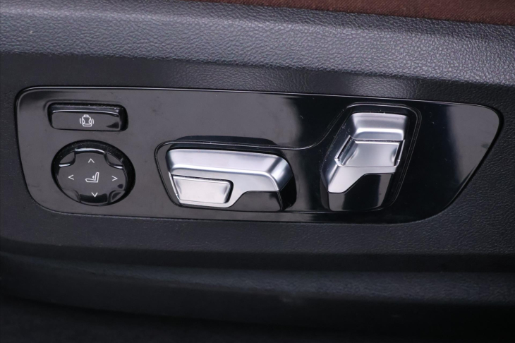 BMW X5 3,0 210kW XDrive30d CZ DPH