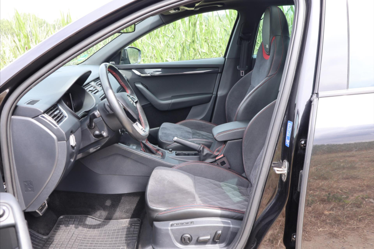 Škoda Octavia 2,0 TDI RS 4x4 DSG Virtual LED