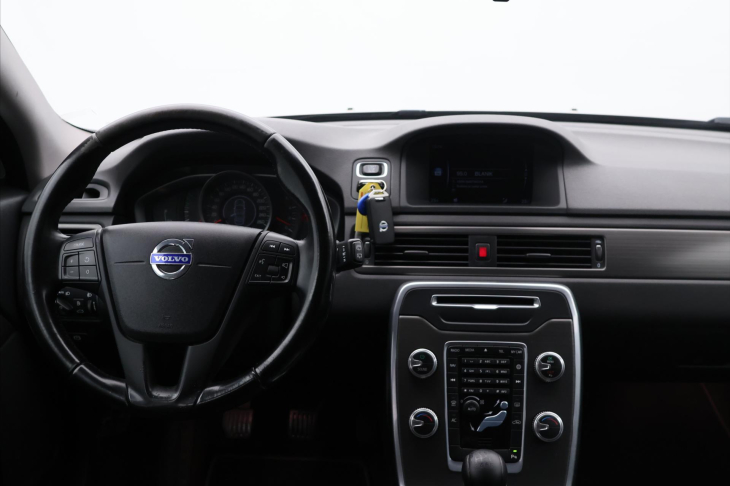 Volvo V70 2,0 D3 100kW Kinetic Dynamic DPH