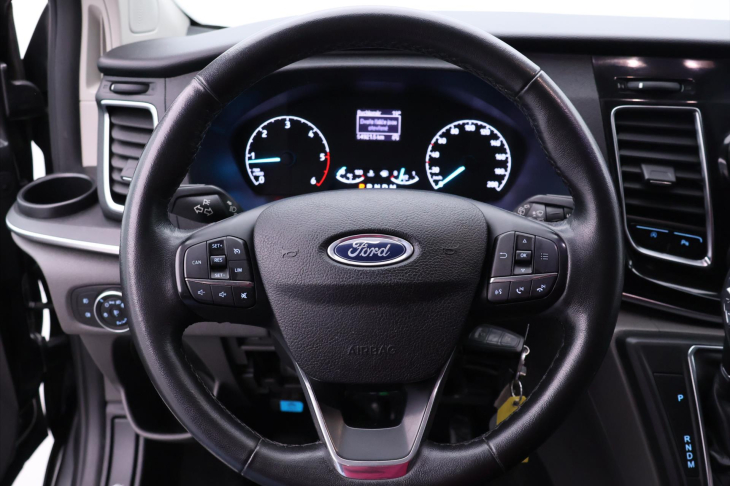 Ford Tourneo Custom 2,0 TDCi Aut. CZ 8-Míst L2 DPH