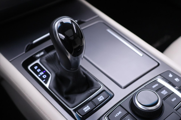 Hyundai Genesis 3,8 V6 232kW Exclusive 4x4 CZ