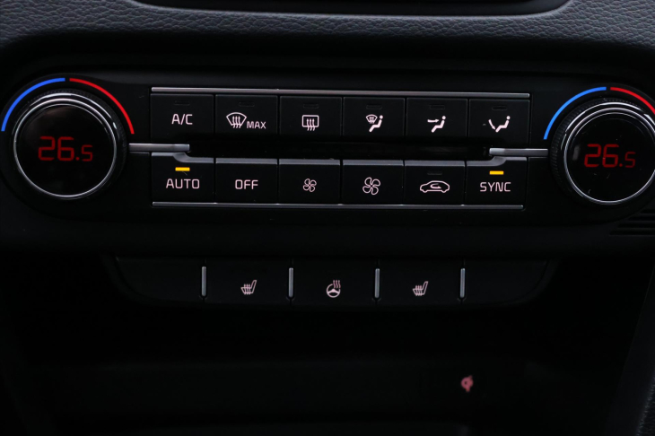 Kia Ceed 1,5 T-GDI 117kW Aut. CZ DPH