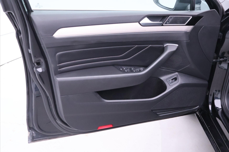 Volkswagen Passat 2,0 TDI 110kW DSG Elegance