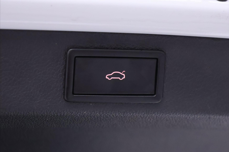 Škoda Superb 1,6 TDI 88kW DSG Style Xenon