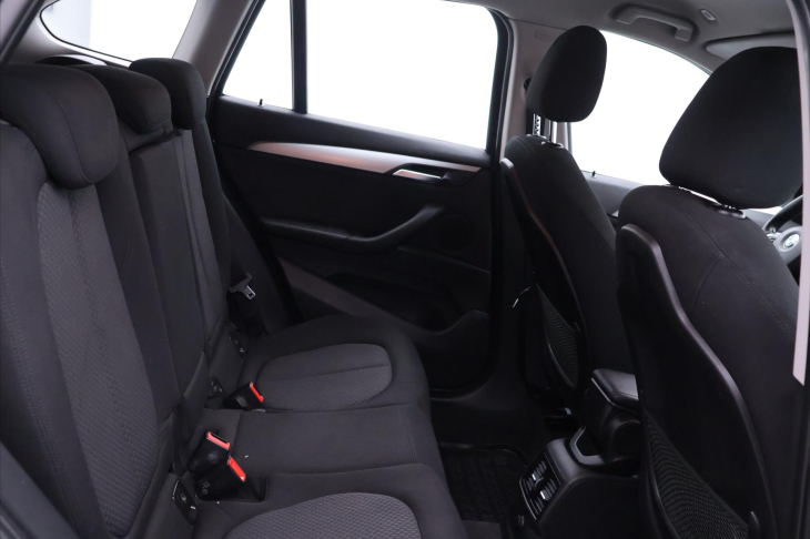 BMW X1 2,0 18d 110kW Aut. ADVANTAGE