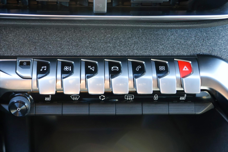 Peugeot 5008 1,6 i 133 kW GT-Line CZ 7-Míst