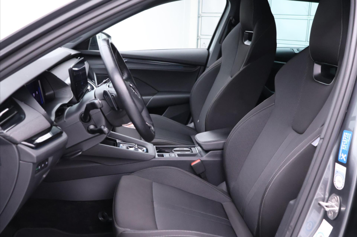 Škoda Octavia 2,0 TDI DSG Sportline DPH