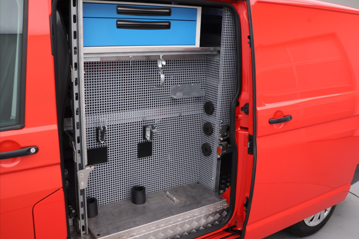 Volkswagen Transporter 2,0 TDI DSG Long Dílna CZ DPH