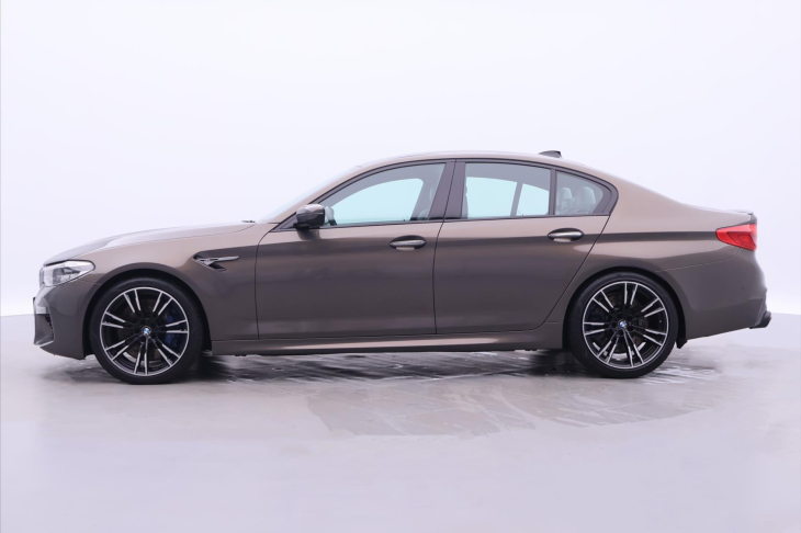 BMW M5 4,4 V8 441kW xDrive Individual DPH CZ