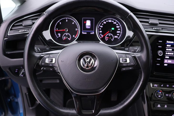 Volkswagen Touran 2,0 TDI DSG CZ Highline 7-Míst