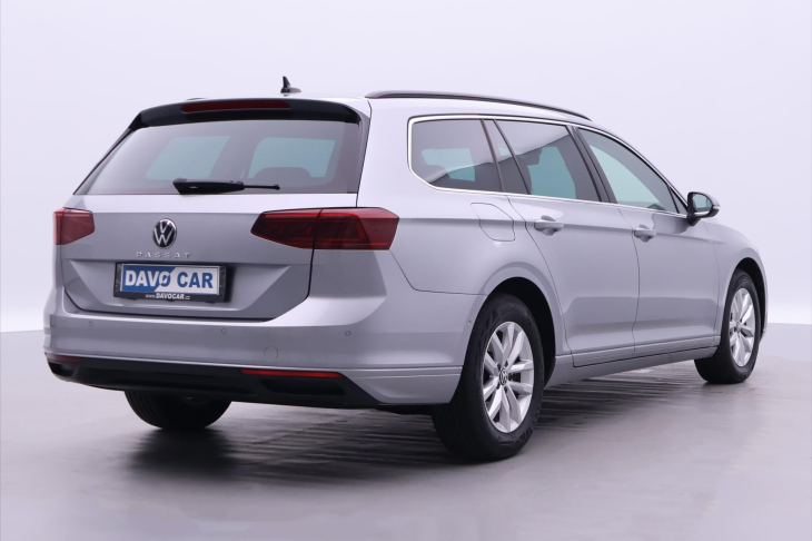 Volkswagen Passat 2,0 TDI DSG IQ Light 1.Maj DPH