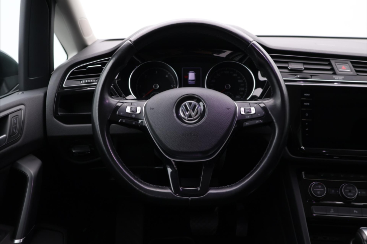 Volkswagen Touran 2,0 TDI DSG Parorama Navi