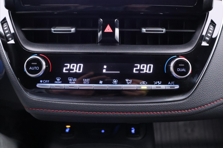 Toyota Corolla 1,8 HB Executive Aut. DPH CZ 1.Maj.