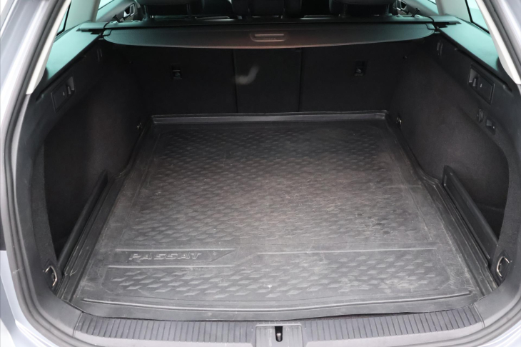 Volkswagen Passat 2,0 TDI 110kW Elegance DSG DPH