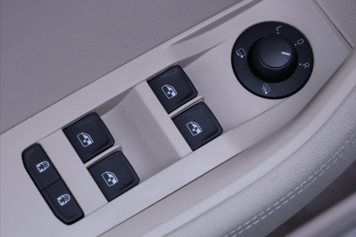 Škoda Superb 2,0 TDI 110 kW Style DSG CZ DPH