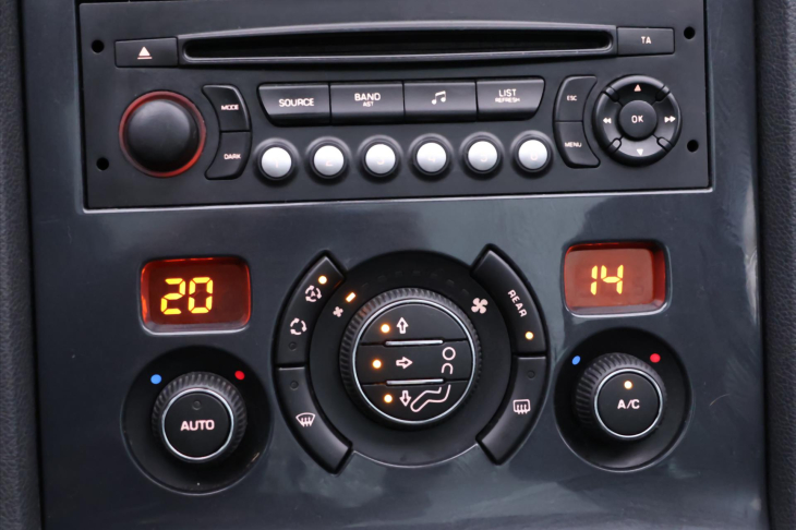 Peugeot 5008 1,6 HDI 82kW Family CZ